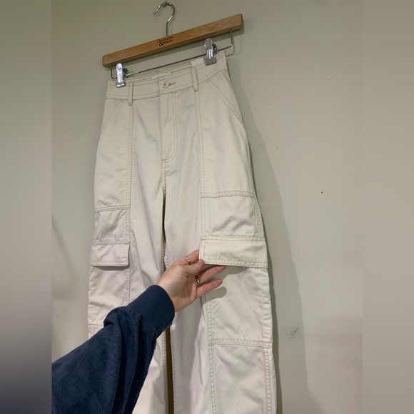 Abercrombie & Fitch easy on cargos - Picture 3 of 4